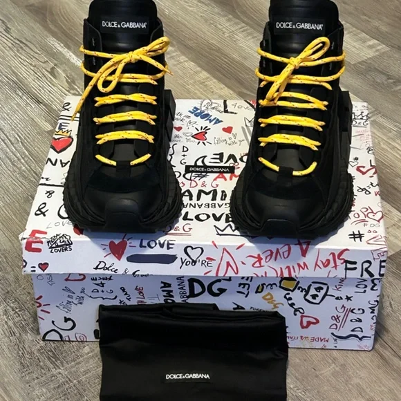 Dolce and Gabbana sneakers - Picture 2 of 16